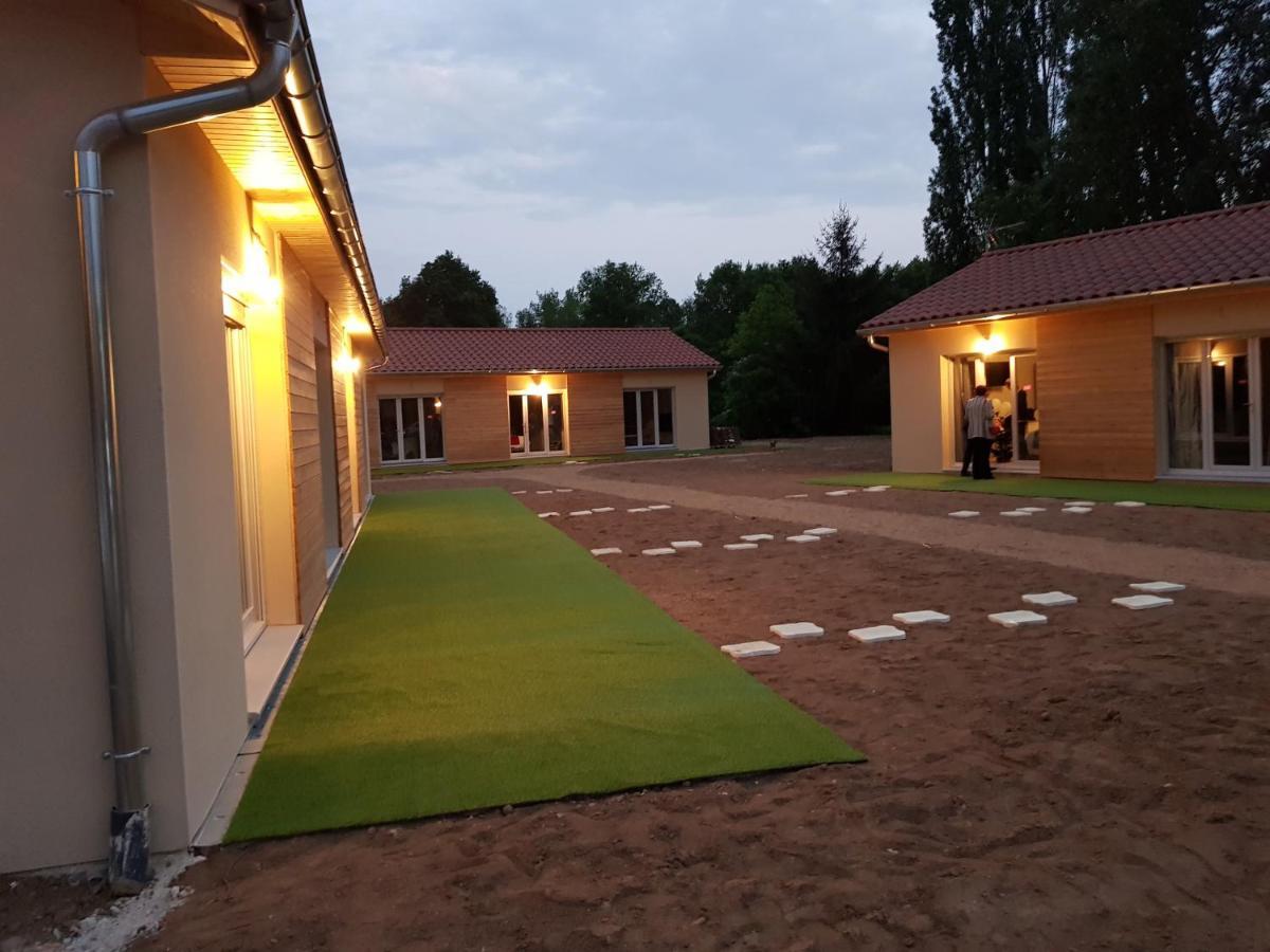 Hotel Domaine Des Pierres Dorees Ternand Экстерьер фото