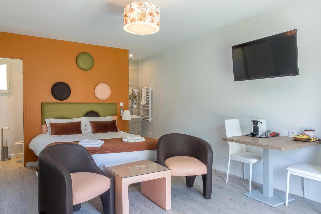 Hotel Domaine Des Pierres Dorees Ternand Экстерьер фото