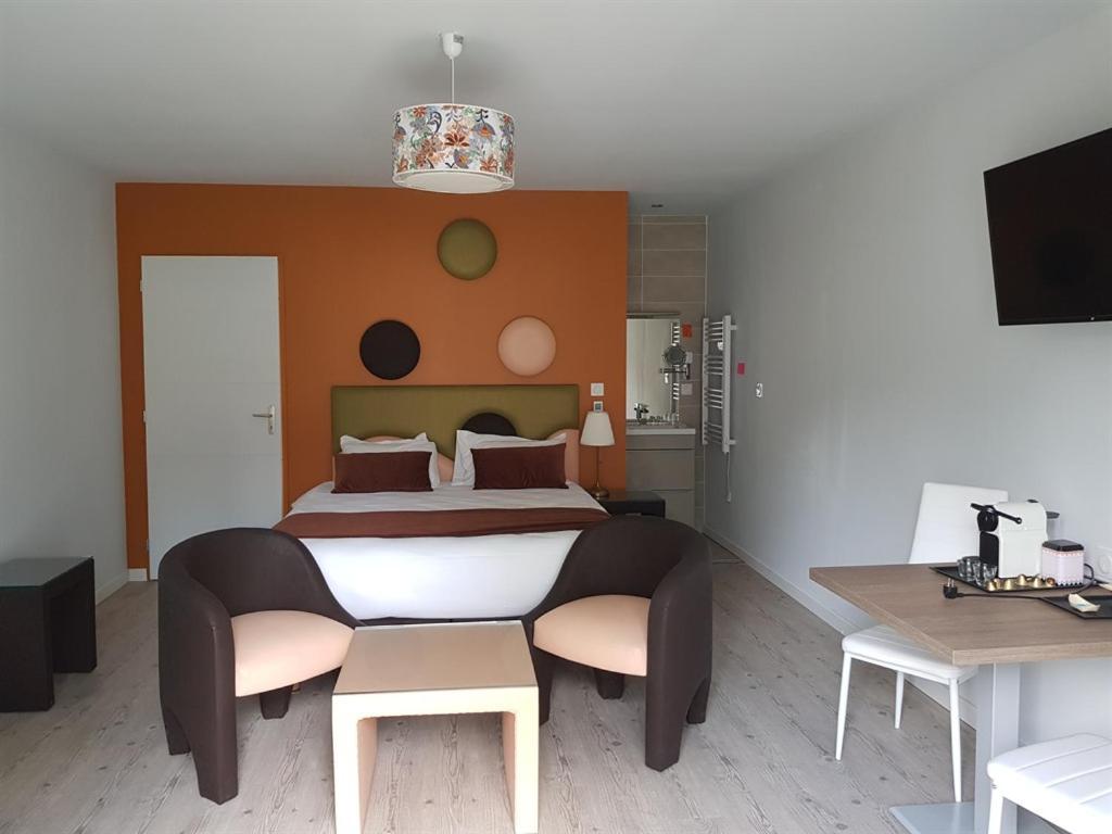 Hotel Domaine Des Pierres Dorees Ternand Номер фото